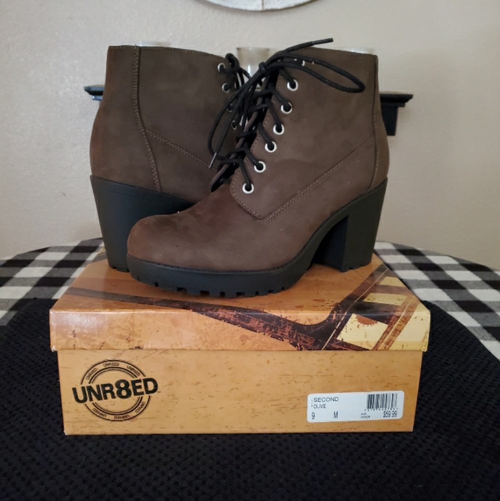 UNRATED HEELED BOOTS
